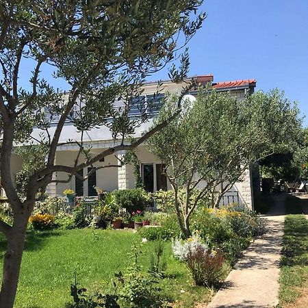 Soba Za Odmor P&E Hotel Kastel Stafilic Ngoại thất bức ảnh