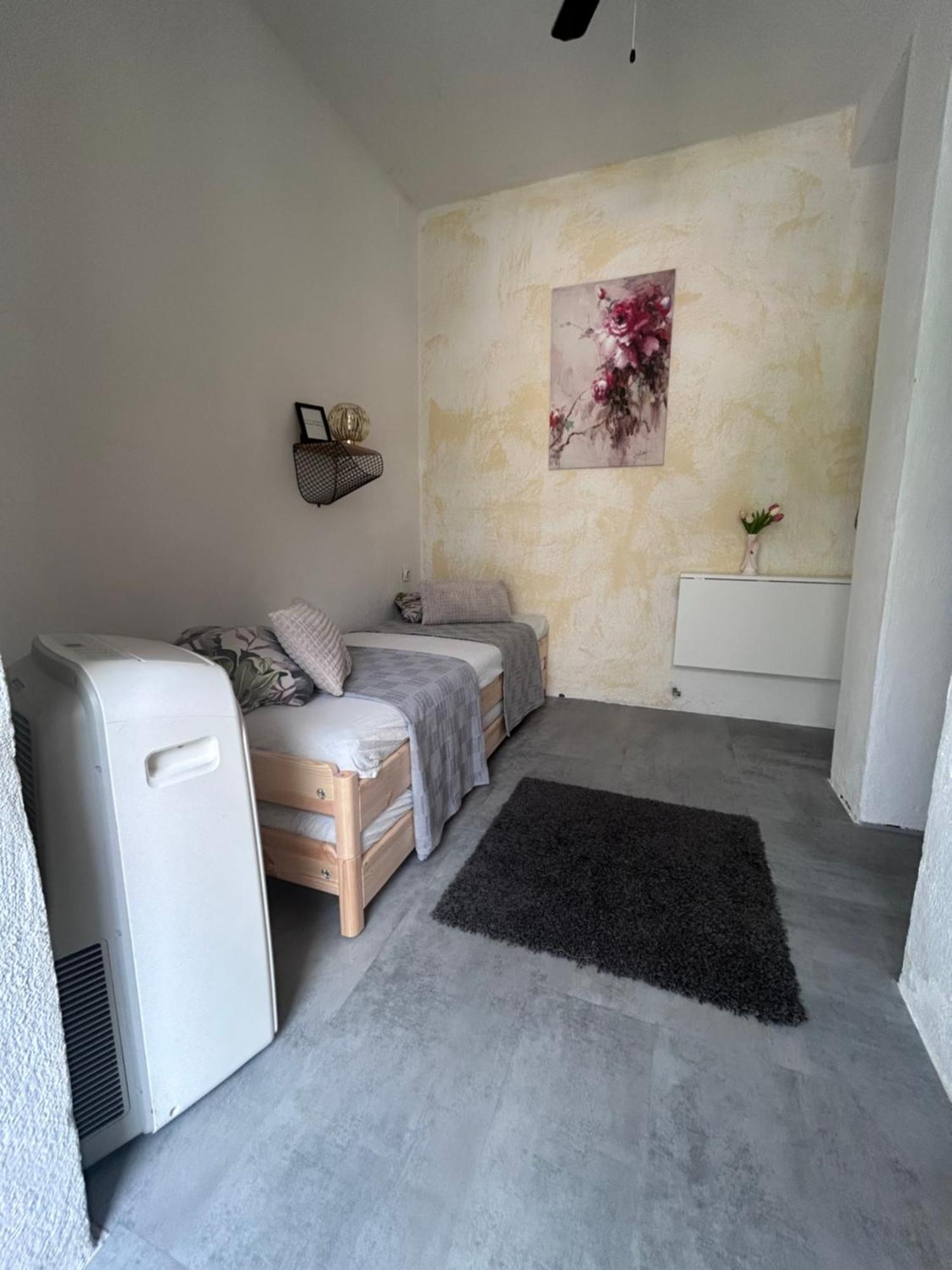Soba Za Odmor P&E Hotel Kastel Stafilic Ngoại thất bức ảnh
