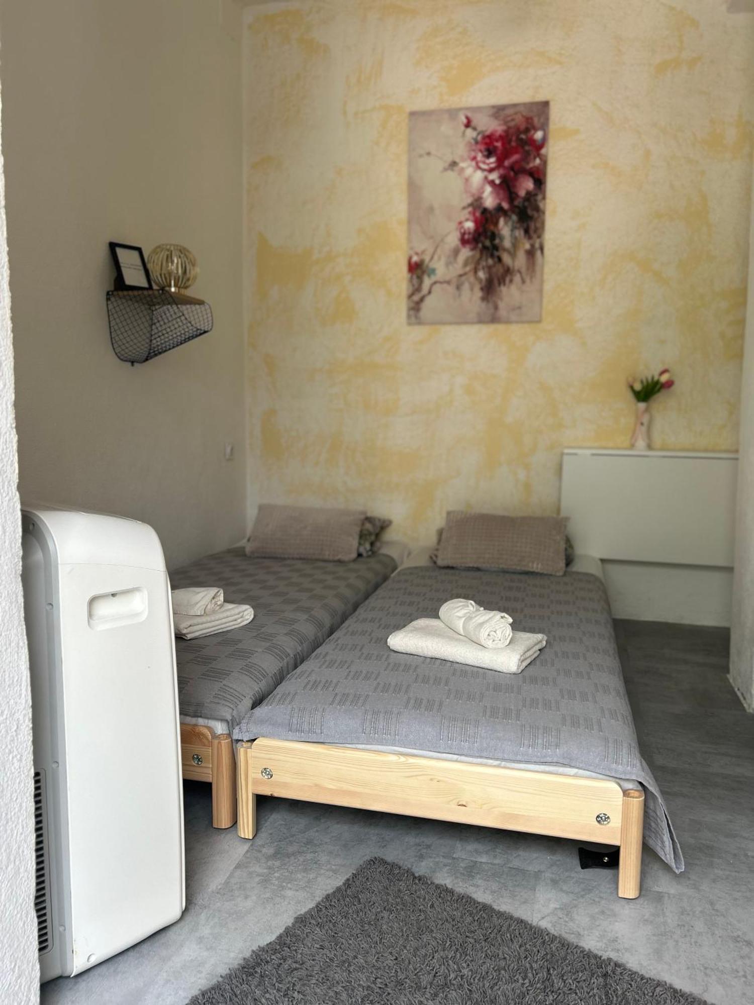 Soba Za Odmor P&E Hotel Kastel Stafilic Ngoại thất bức ảnh
